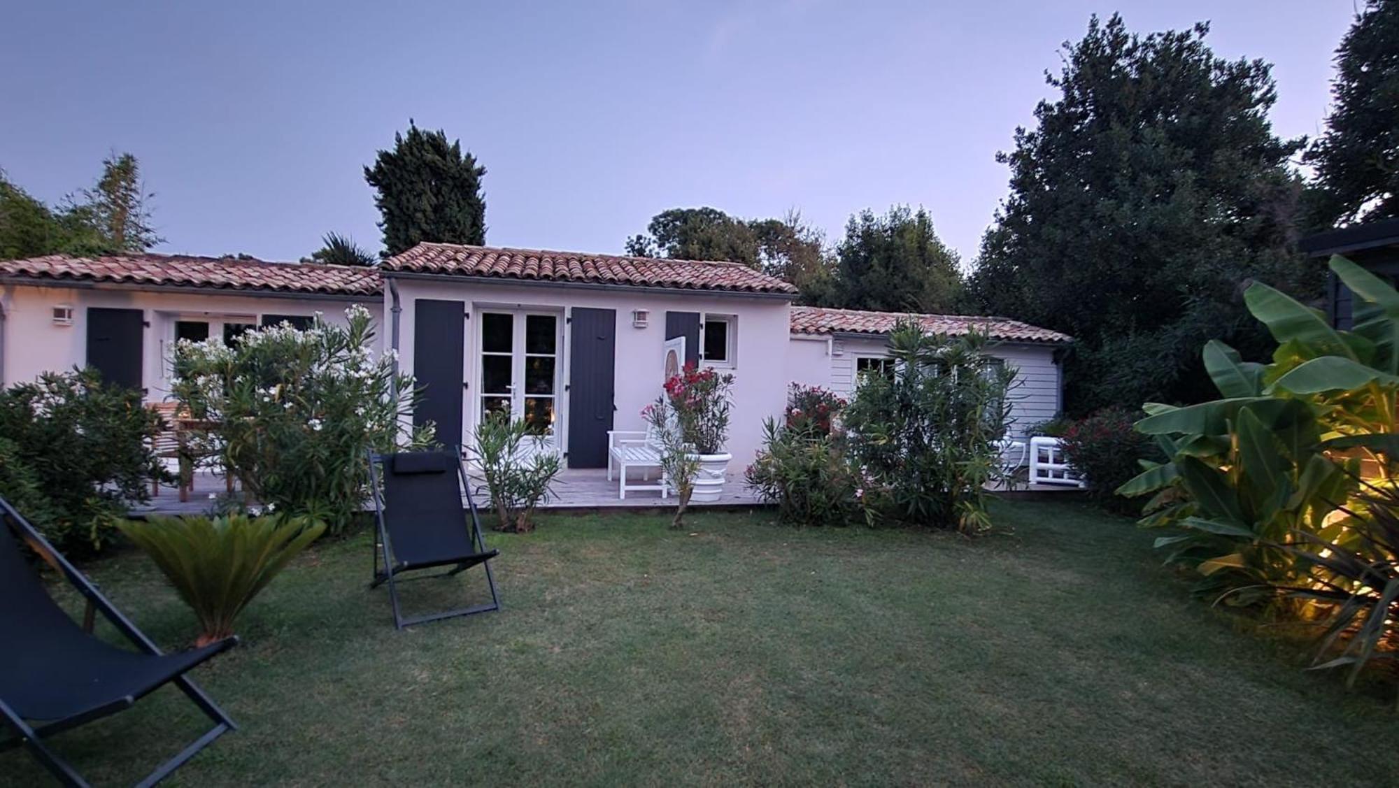 Le Jardin Des Portes Bed and Breakfast Les Portes-en-Re Exterior foto